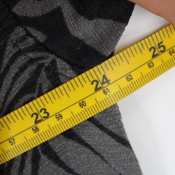 Vintage Jamaica Jaxx Hawaiian Silk Shirt Mens Black Faded Floral Pattern Size XL - Picture 8 of 9